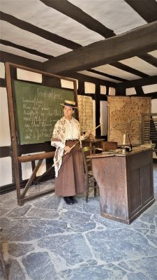 Eine Schulstunde wie anno dazumal | Taunus-Nachrichten